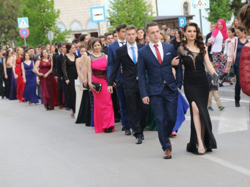 FOTO/VIDEO: Matura 2017. - Defile mladosti na ulicama Prozora