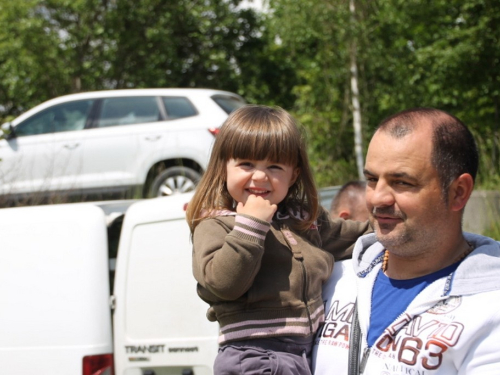 FOTO: Udruga ''Naša zemlja'' Jurići započela probnu poljoprivrednu proizvodnju