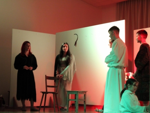 Talentirani glumci Frame Gračac izveli predstavu ''Marija Magdalena''
