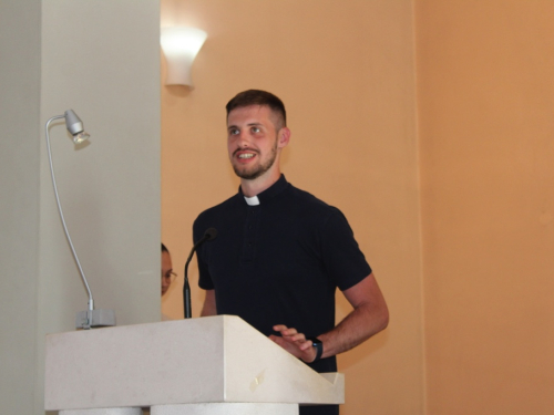 FOTO: U Prozoru održan 18. festival duhovne glazbe ''Djeca pjevaju Isusu''