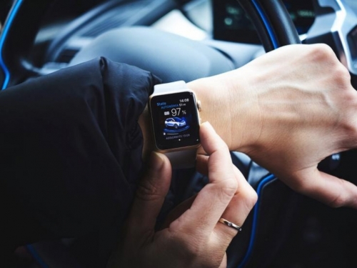 Pametni satovi više ometaju vozače nego mobiteli