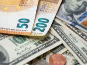 Dolar oslabio, euro ojačao