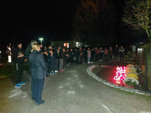 FOTO/VIDEO: Sjećanje na Vukovar u župi Gračac