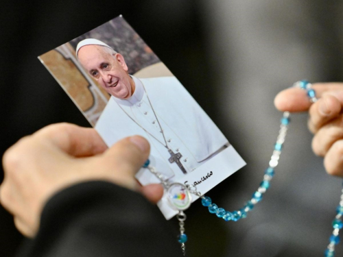 Vatikan objavio nove informacije o Papinom stanju