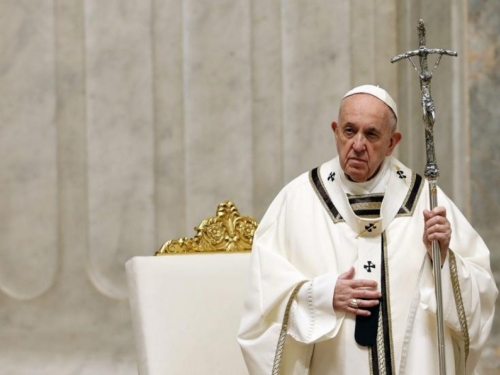 Papa Franjo na zakazanoj operaciji na debelom crijevu