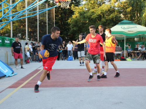 FOTO: Počeo turnir u uličnoj košarci ''Streetball Rama 2017.''