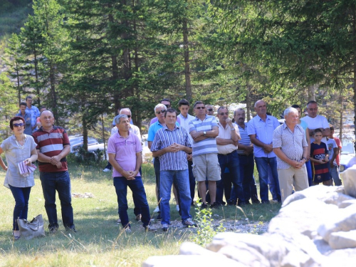 FOTO: Na Vran planini služena misa za poginule duvandžije