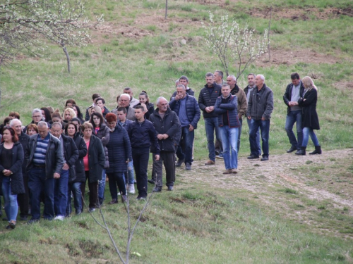 FOTO: Put križa kroz fratarski gaj na Šćitu