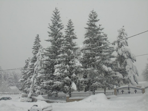 FOTO: Visina snijega na Orašcu 76 cm