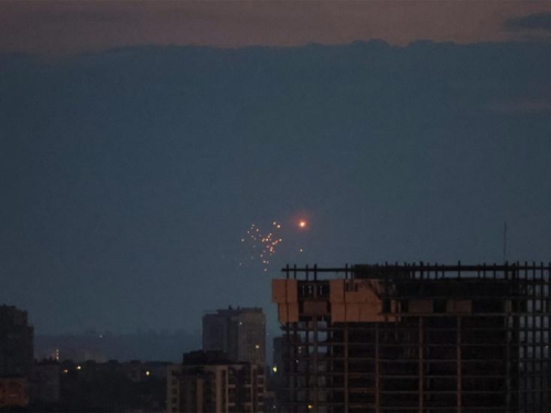 Rusija tijekom noći pokrenula veliki zračni napad na Ukrajinu