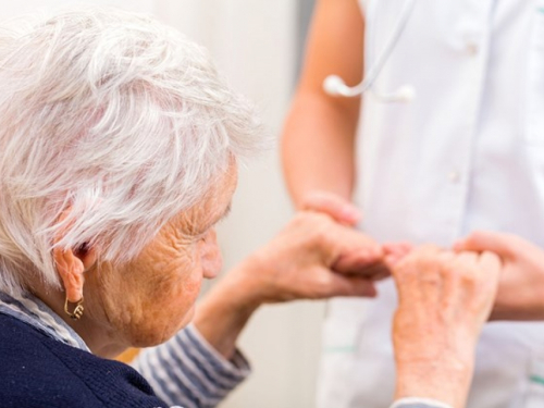 Japanski i australski znanstvenici razvili krvni test za rano otkrivanje Alzheimera