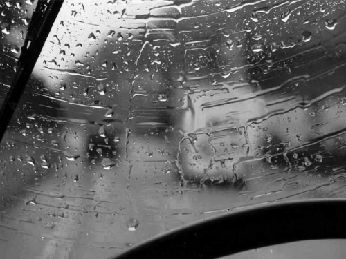 Savjeti za jesensku vožnju: Kako voziti po kiši