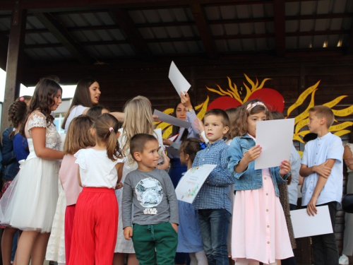 FOTO: U Prozoru održan dječji festival 'Djeca pjevaju Isusu'