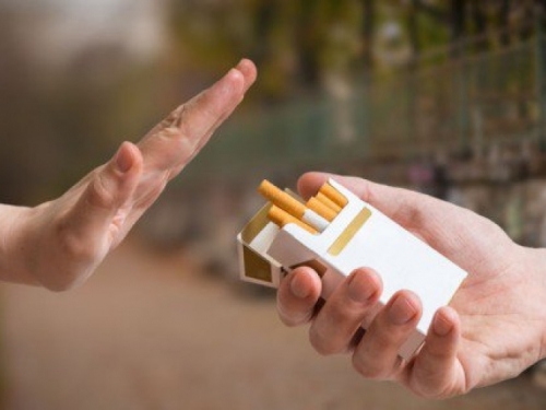 Bacite cigarete: Najčešći mitovi o pušenju u koje još vjerujemo