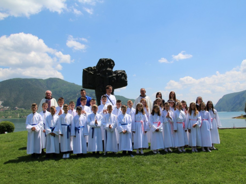 FOTO: Prva pričest u župi Rama Šćit