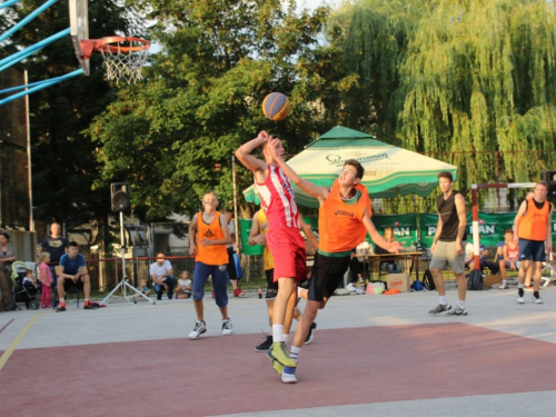 FOTO: Ekipa ''ALF Market'' osvojila Streetball za juniore