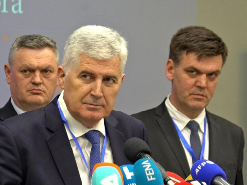 Ujedinjuju se dvije oporbene hrvatske stranke