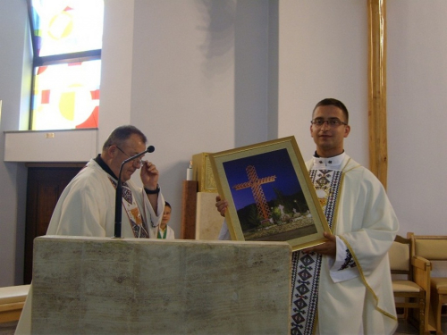 FOTO: Misa sekundacija mladomisnika Ljube Zelenike u župi Uzdol