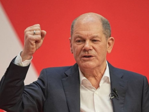 Scholz: Ne možemo poslati tenkove u Kijev