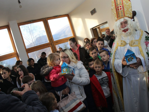 FOTO: Sv. Nikola radosno dočekan i u župi Rama Šćit