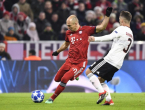 Bayern torpedirao Benficu, Roben briljirao