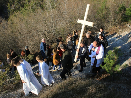 FOTO: Ramski put križa na brdo Gračac