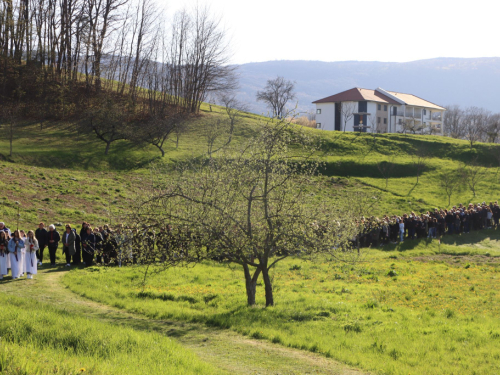 FOTO: Put križa kroz fratarski gaj na Šćitu