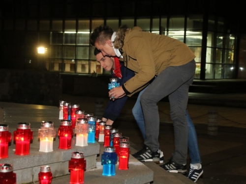 Uspomena na Vukovar zasvijetlila i u Prozoru