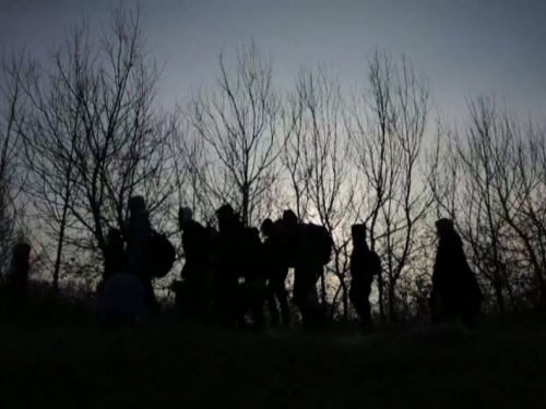 Švercali migrante, bježali policiji pa sletjeli u šumu kod Velike Gorice. Jedan mrtav