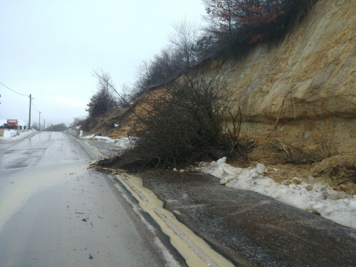 FOTO: Otapanje snijega u Rami donijelo brojne probleme