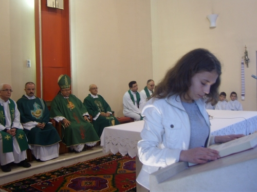 Kardinal Puljić krstio šesto dijete Branka i Ružice Ivančević