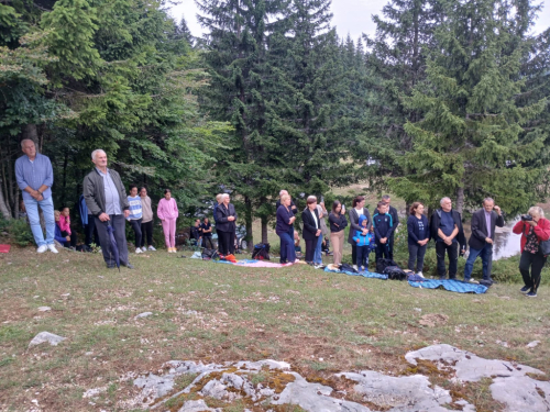 FOTO: Na Stipića livadi obilježena 32. godišnjica stradanja 39 hrvatskih civila i branitelja