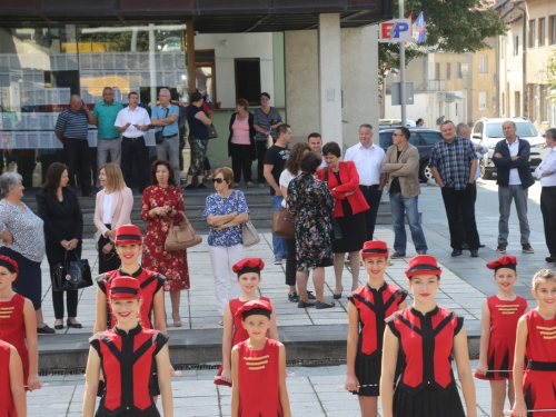 FOTO: Polaganjem vijenaca i svečanom sjednicom započelo obilježavanje Dana općine