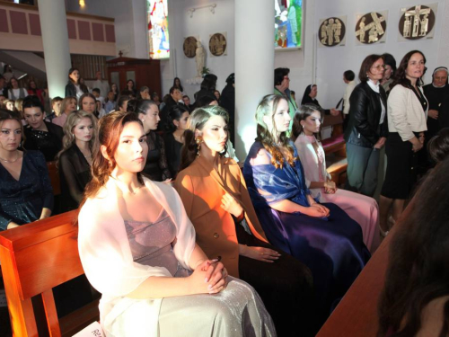 FOTO: Matura 2026. - Defile mladosti na ulicama Prozora