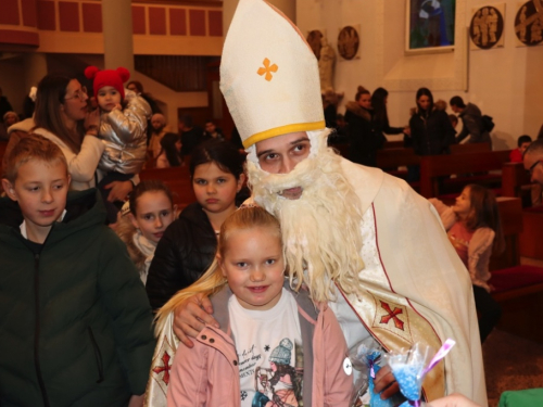 FOTO: Sv. Nikola posjetio župu Prozor