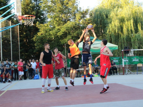 FOTO: Počeo turnir u uličnoj košarci ''Streetball Rama 2017.''