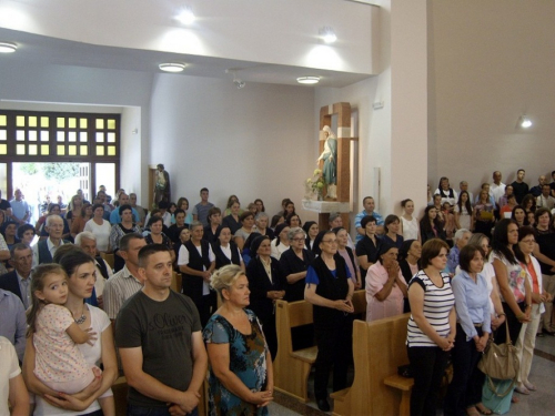 FOTO: Misa sekundacija mladomisnika Ljube Zelenike u župi Uzdol