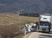 Jak vjetar na Kupreškom polju prevenuo teretno vozilo