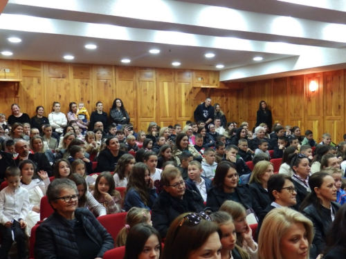 FOTO: Svečano obilježen dan OŠ fra Jeronima Vladića Ripci