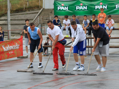 FOTO: U Prozoru počeo 13. Streetball turnir