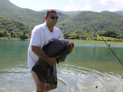 FOTO/VIDEO: U Ramskom jezeru uhvaćen šaran kapitalac od 28,4 kg