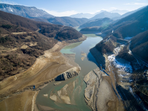 FOTO/VIDEO: Jablaničko jezero povuklo se iz Donje Rame