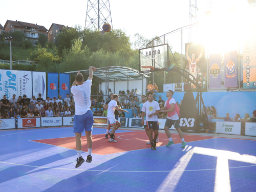 FOTO/VIDEO: Druga večer Streetball turnira u Prozoru