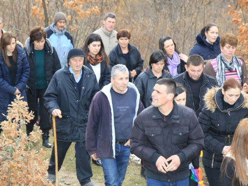 FOTO: Mr. Pero Brajko predvodio put križa na Uzdolu