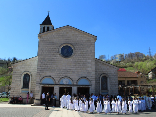 FOTO: Prva pričest u župi Prozor