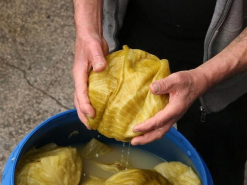 Kiseli kupus će trajati do ljeta, samo dodajte ovaj sastojak