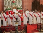 Vrhbosanski nadbiskup u miru kardinal Vinko Puljić za svećenike će zarediti devetoricu đakona