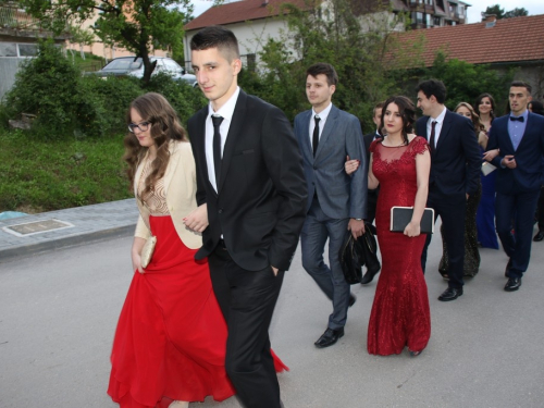 FOTO/VIDEO: Matura 2016. - Defile mladosti i ljepote na ulicama Prozora