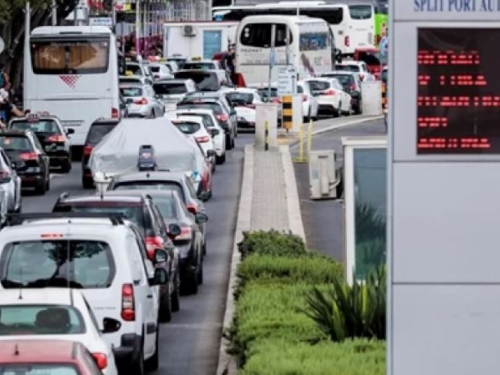 U Hrvatskoj gotovo 800 tisuća turista, 90 posto su stranci