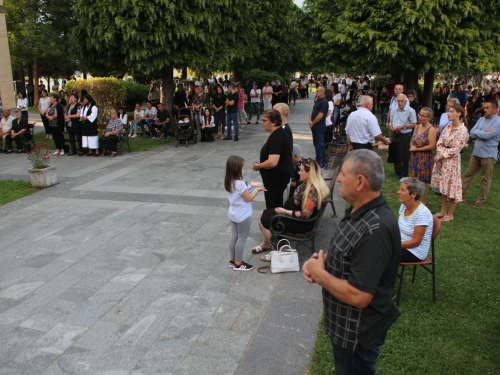 FOTO: Promocija knjige dr. sc. Šimuna Novakovića i druga večer trodnevnice na Šćitu